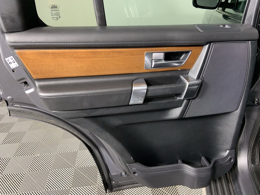 Used 2016 Land Rover LR4 HSE LUX image 24
