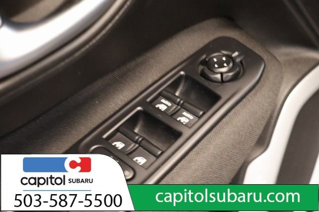 Used 2018 Jeep Renegade Latitude image 11