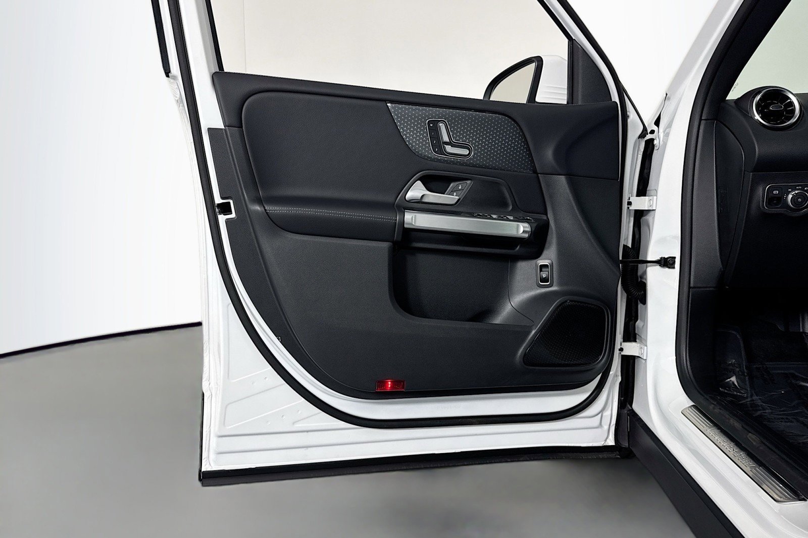 New 2026 Mercedes-Benz GLB 250 image 20