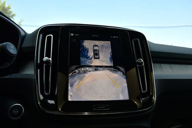 Certified 2026 Volvo XC40 B5 Plus AWD/4WD image 14