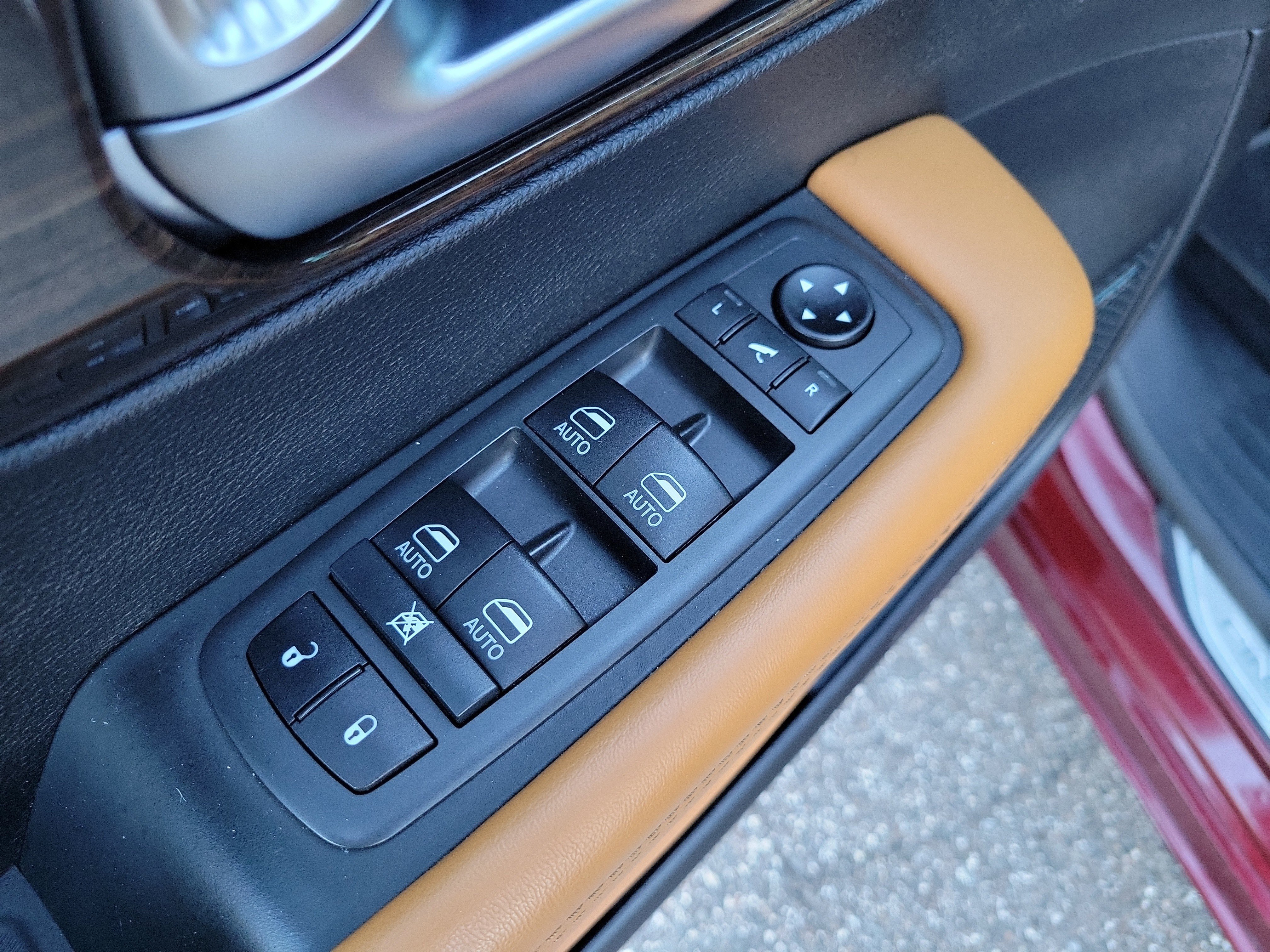 Used 2021 Chrysler Pacifica Pinnacle FWD image 23