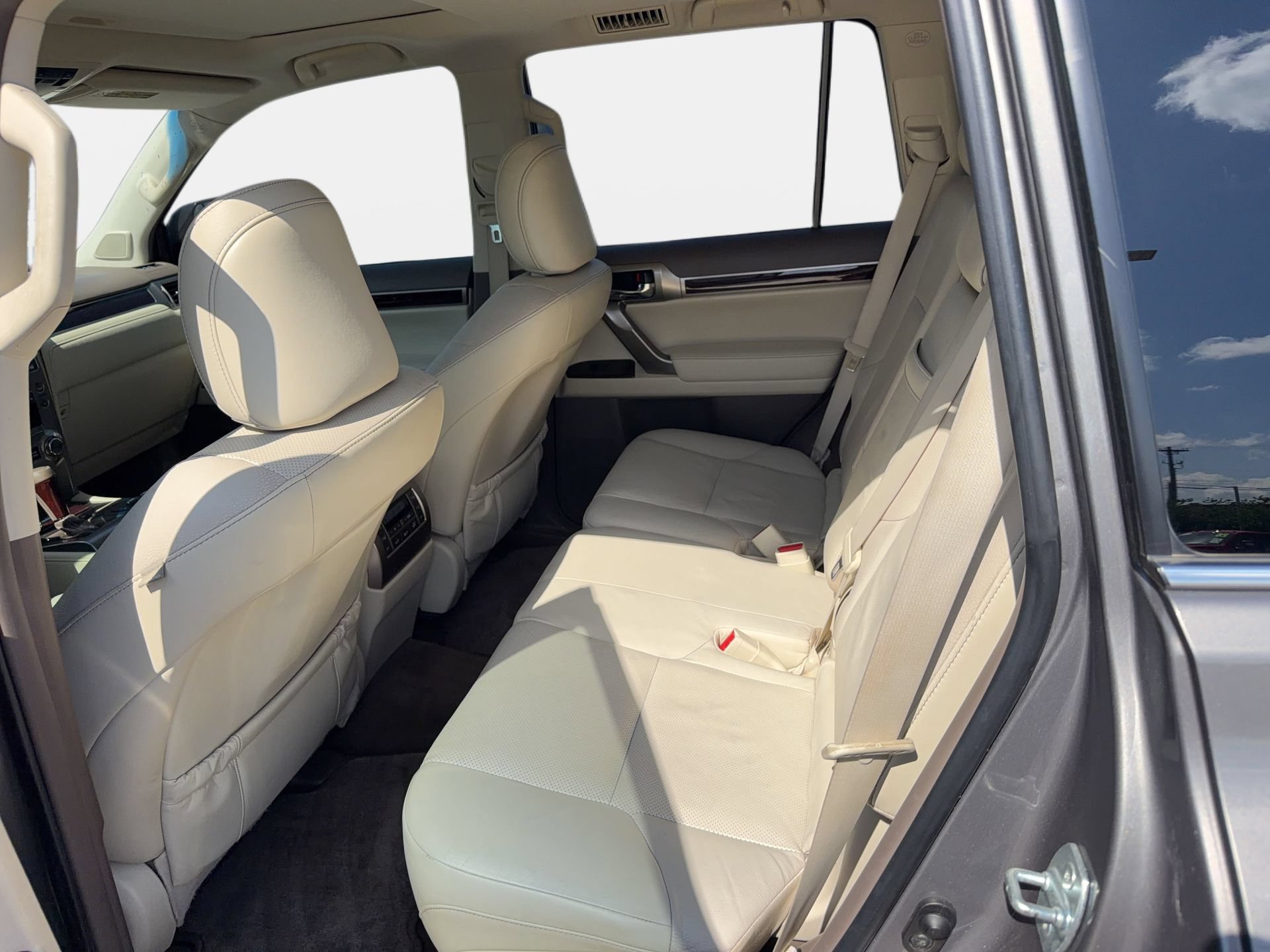 Used 2014 Lexus GX 460 w/ Premium Package AWD/4WD image 13