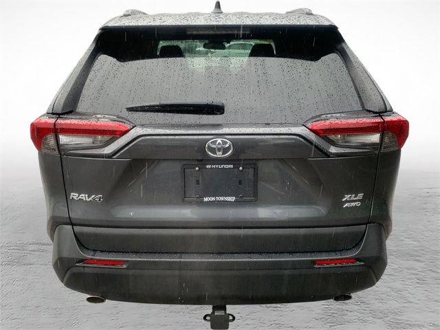 Used 2019 Toyota RAV4 XLE Premium w/ Cold Weather Package AWD/4WD image 4