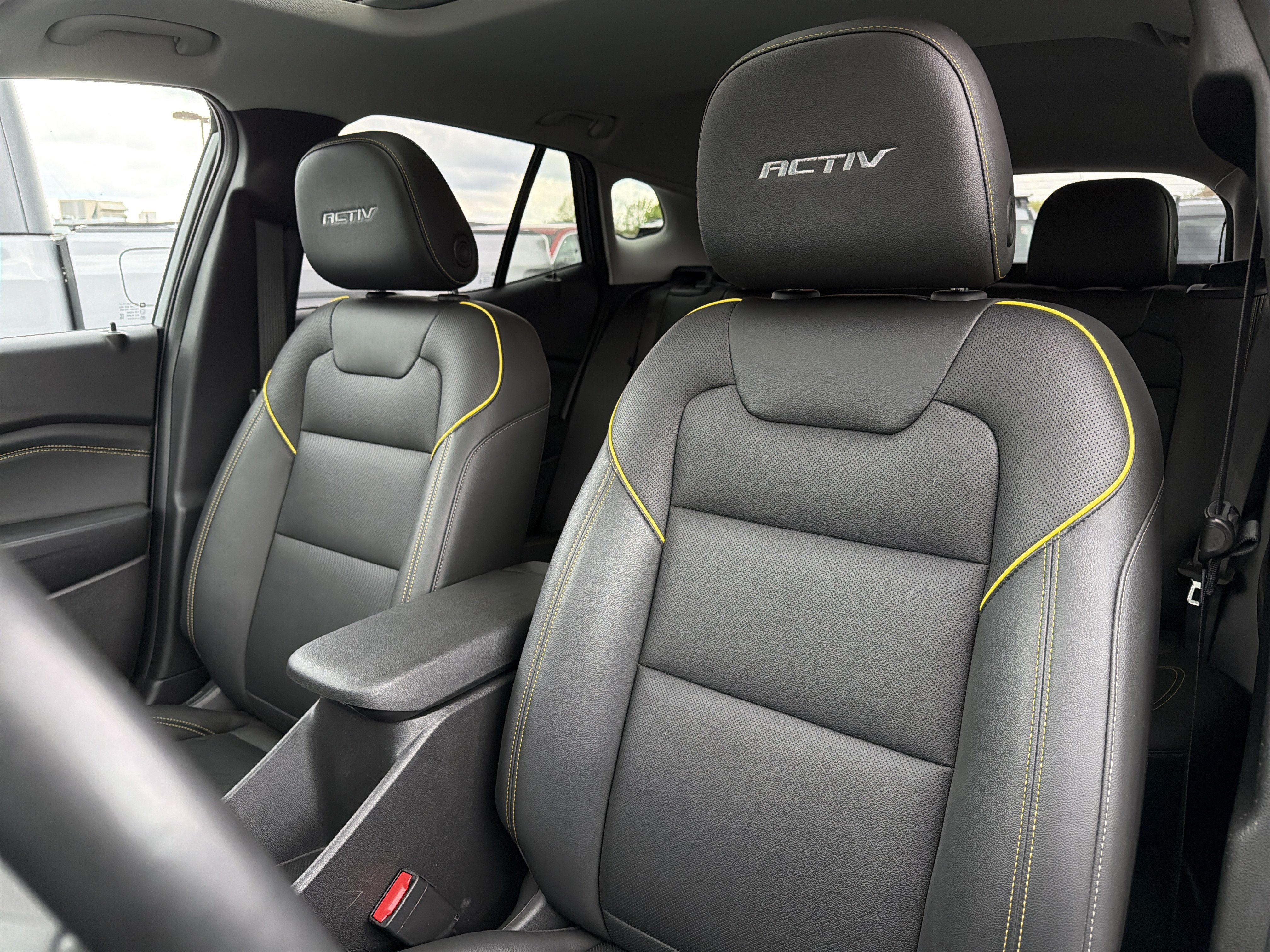 Used 2024 Chevrolet Trax ACTIV w/ Sunroof Package FWD image 9