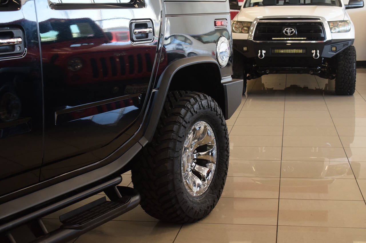Used 2003 HUMMER H2 w/ Preferred Equipment Group AWD/4WD image 12