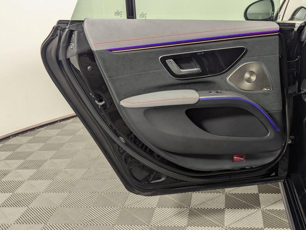 Used 2022 Mercedes-Benz EQS 580 4MATIC Sedan image 49