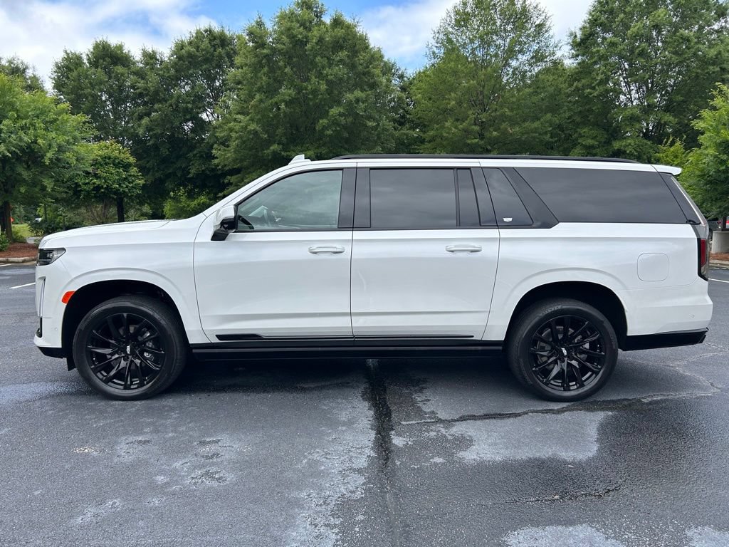 Used 2023 Cadillac Escalade ESV Sport Platinum w/ LPO, ONYX Package AWD/4WD image 13