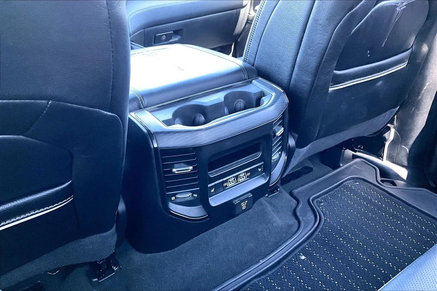 Used 2022 RAM 1500 Limited w/ Body Color Bumper Group AWD/4WD image 10