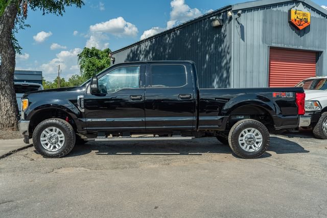 Used 2017 Ford F250 XLT w/ XLT Value Package AWD/4WD image 3