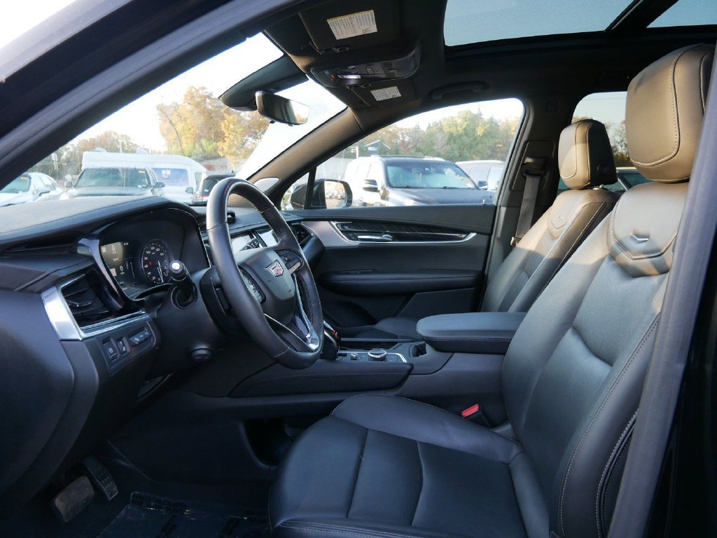 Used 2021 Cadillac XT6 Premium Luxury w/ LPO, ONYX Package AWD/4WD image 9