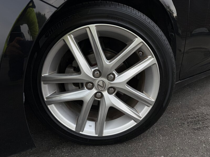 Used 2015 Lexus CT 200h image 9
