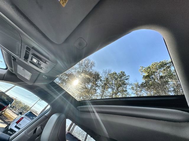 Used 2023 Toyota Highlander XLE image 29