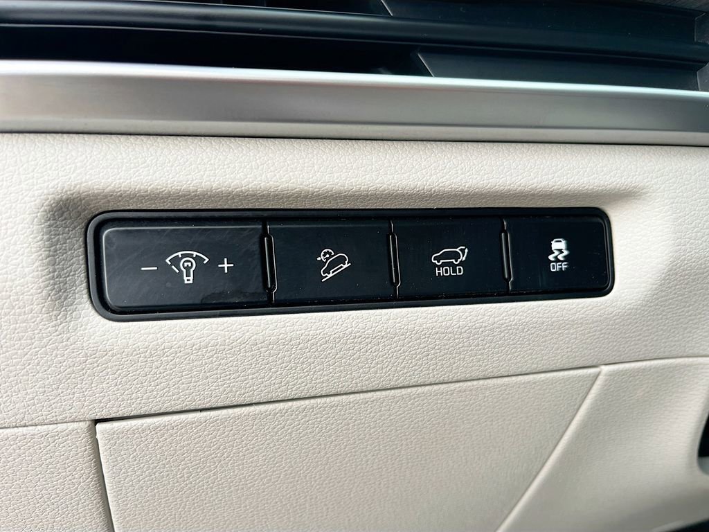 Used 2023 Kia Telluride EX w/ EX Captain's Chair Package image 10