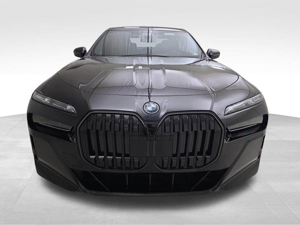 New 2026 BMW i7 xDrive60 w/ Executive Package AWD/4WD image 3