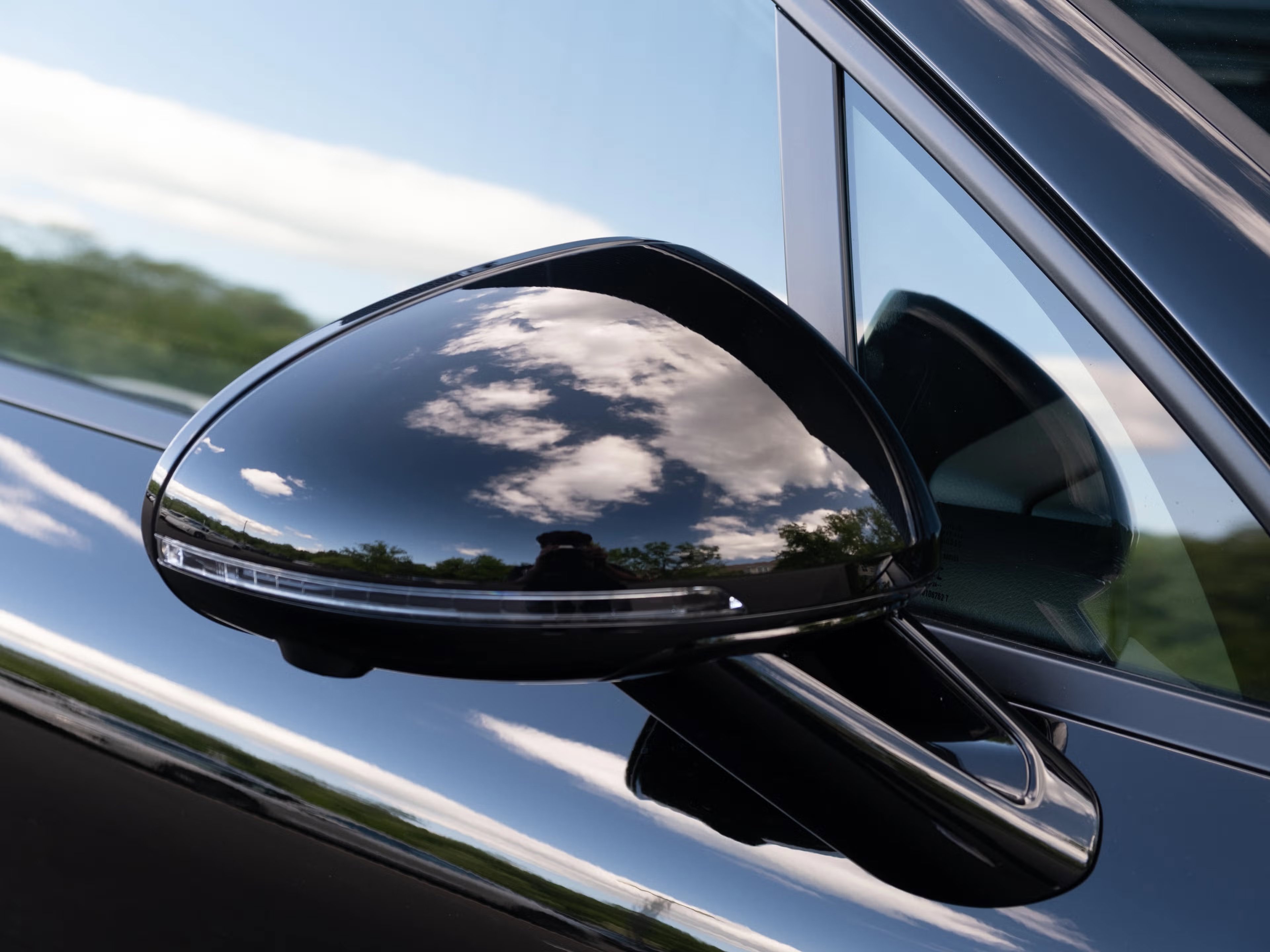 Certified 2025 Porsche Macan image 32