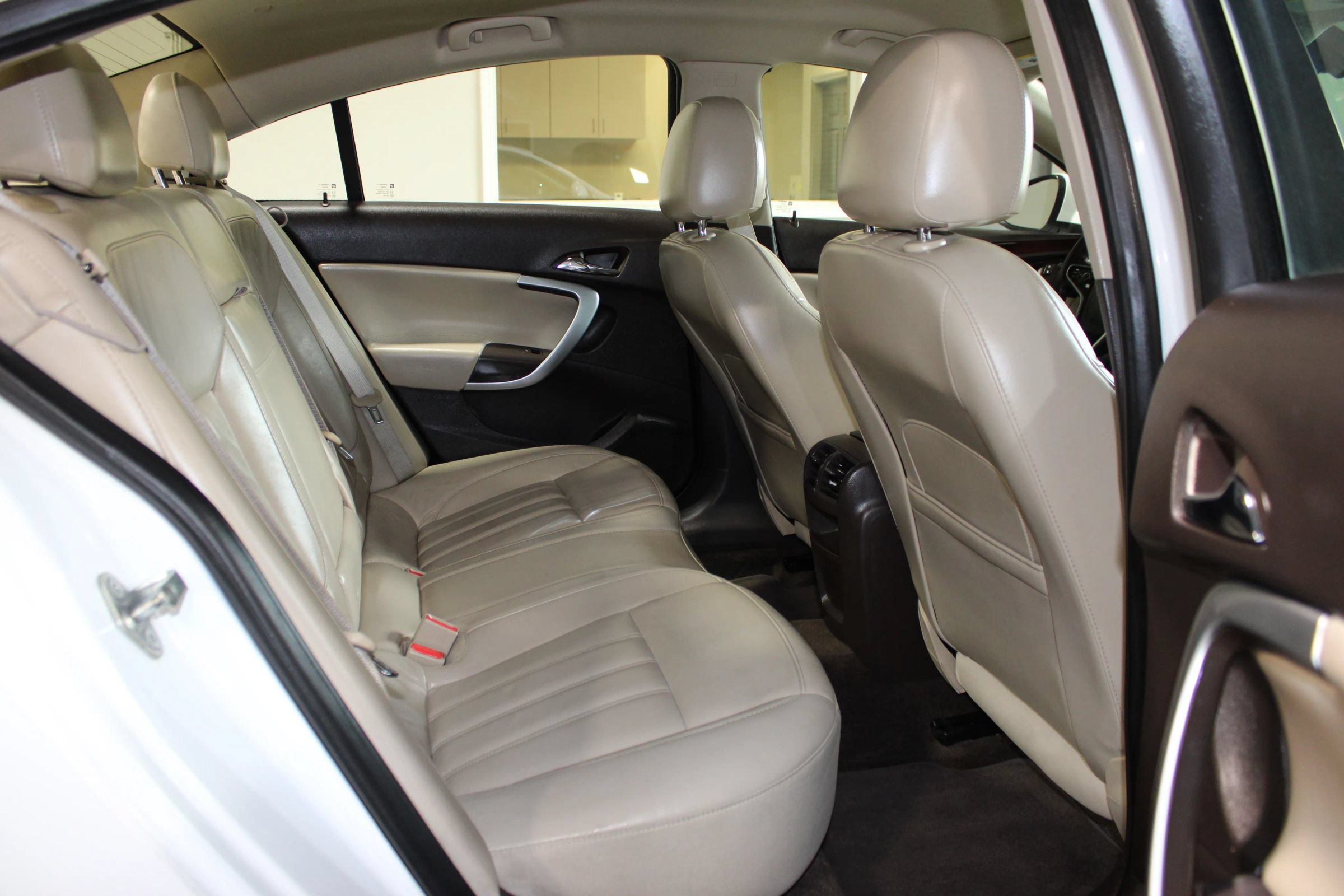 Used 2014 Buick Regal FWD image 26