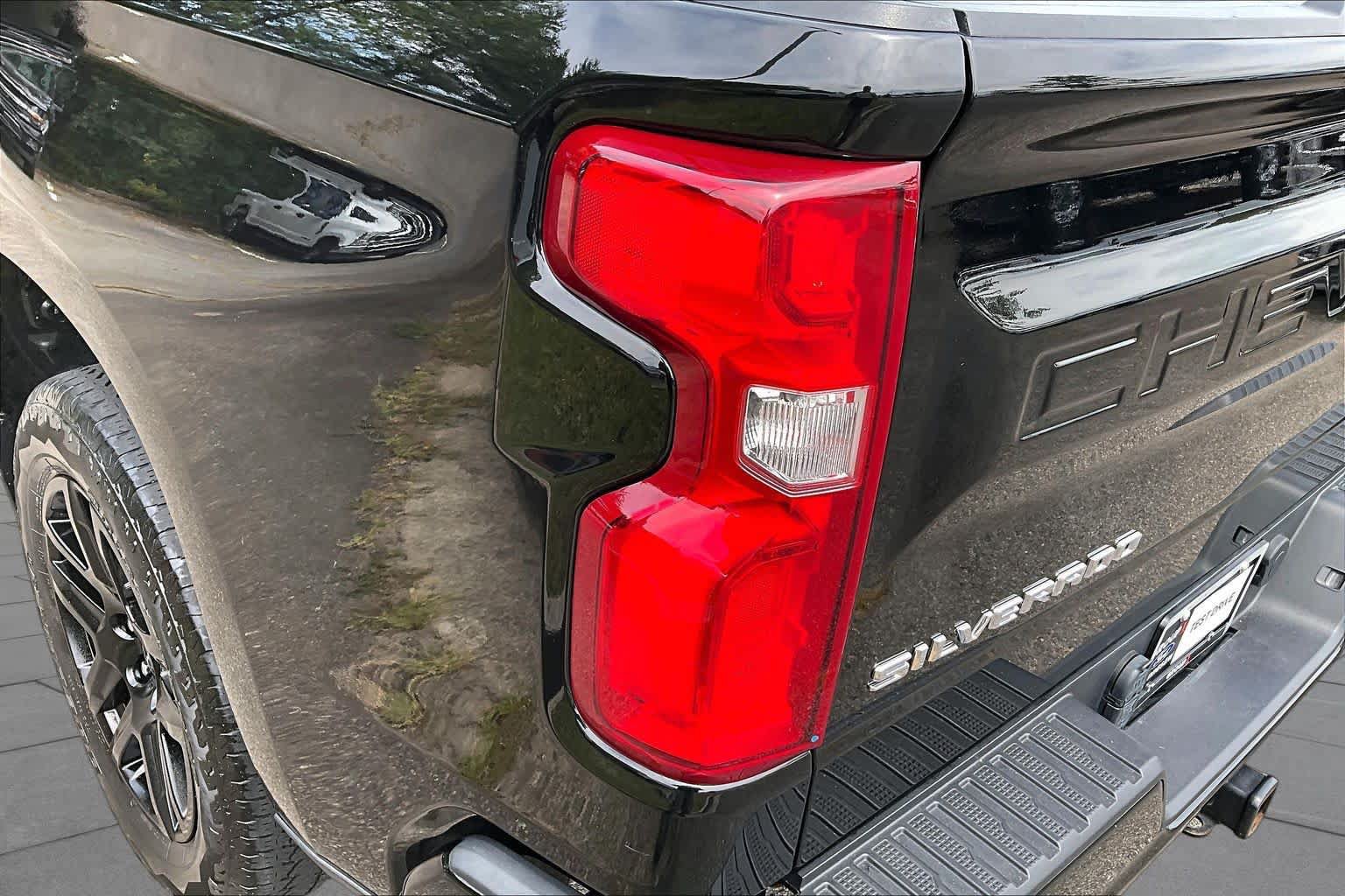Used 2024 Chevrolet Silverado 1500 RST w/ Z71 Off-Road Package AWD/4WD image 27