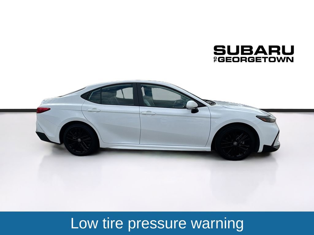 Used 2025 Toyota Camry SE image 8