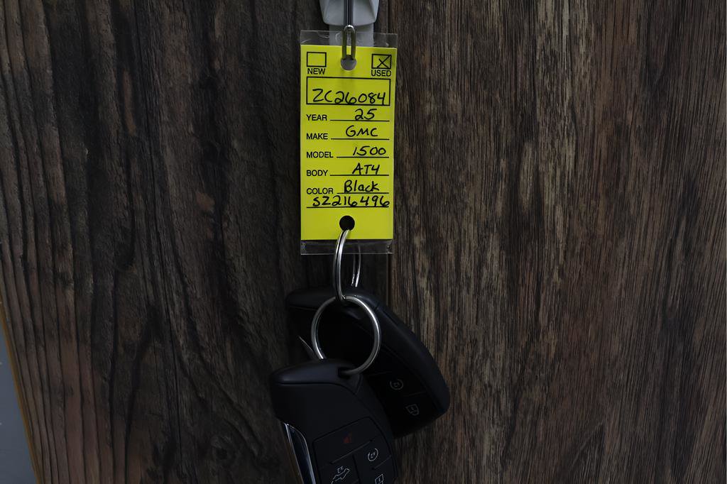 Used 2025 GMC Sierra 1500 AT4 w/ Technology Package image 40