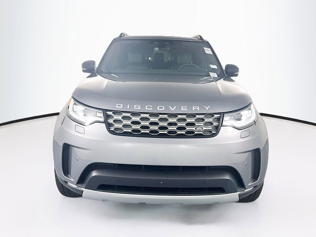 New 2025 Land Rover Discovery S image 2