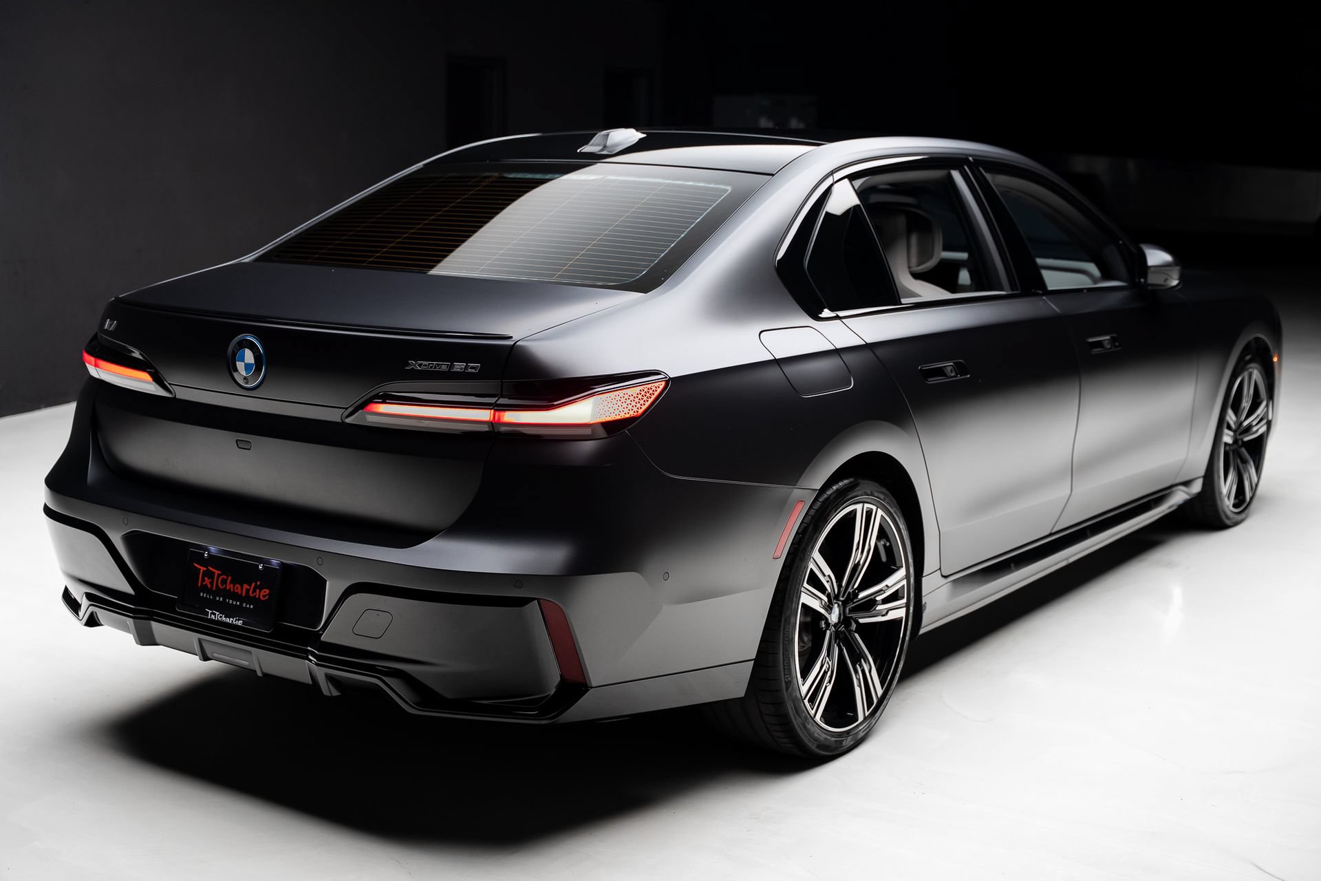 Used 2023 BMW i7 xDrive60 AWD/4WD image 32