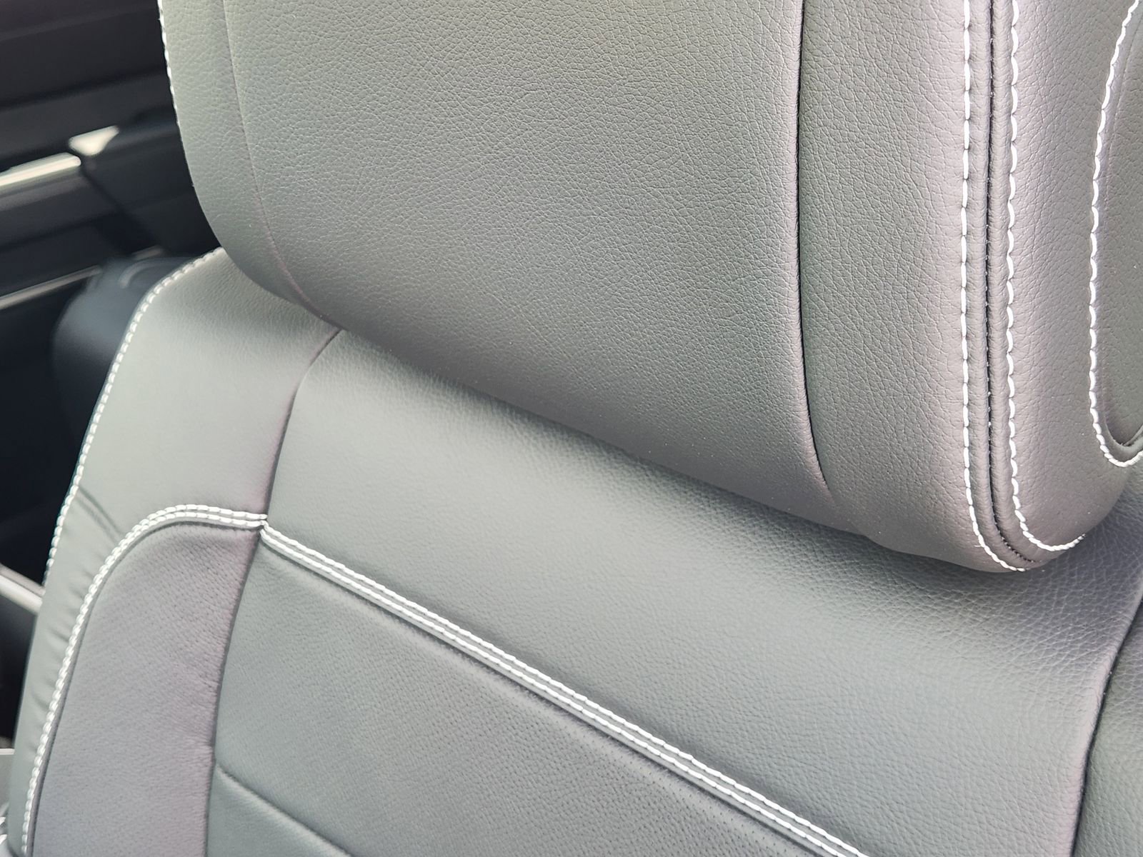 New 2026 Toyota Tundra SR5 w/ TRD Off-Road Premium Package AWD/4WD image 16