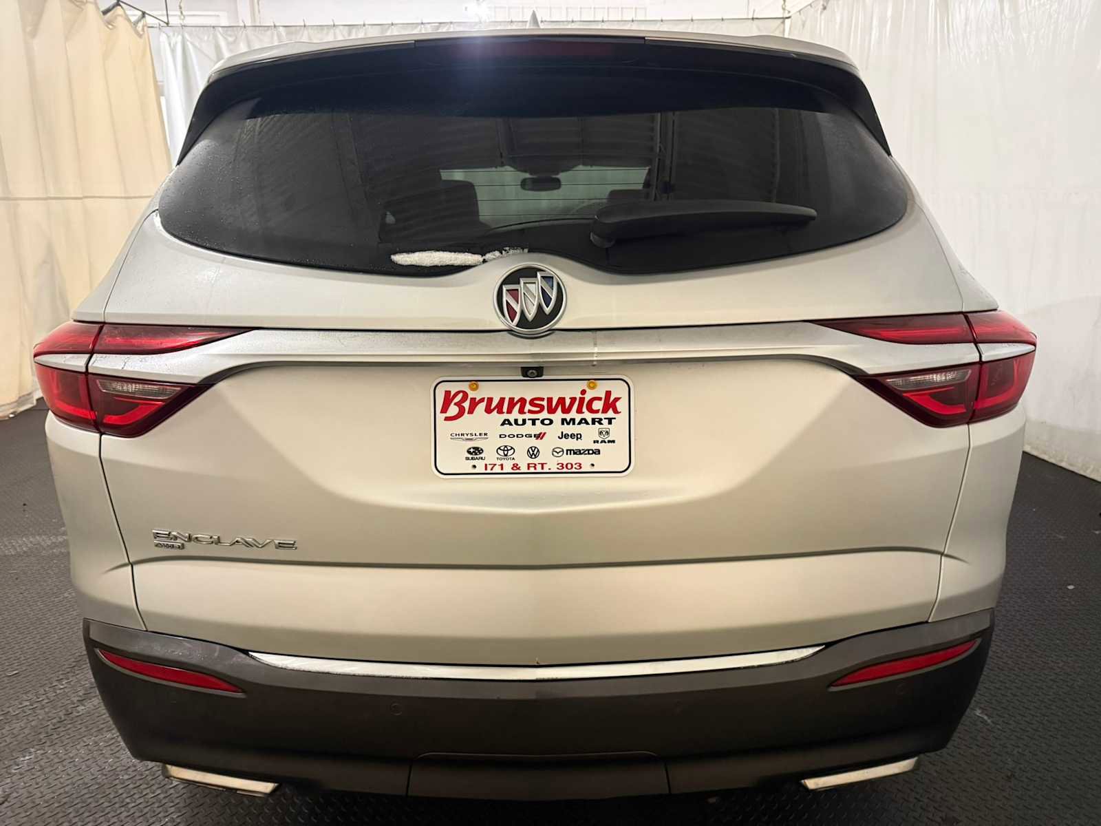 Used 2020 Buick Enclave Essence w/ Sound and Sites Package image 16