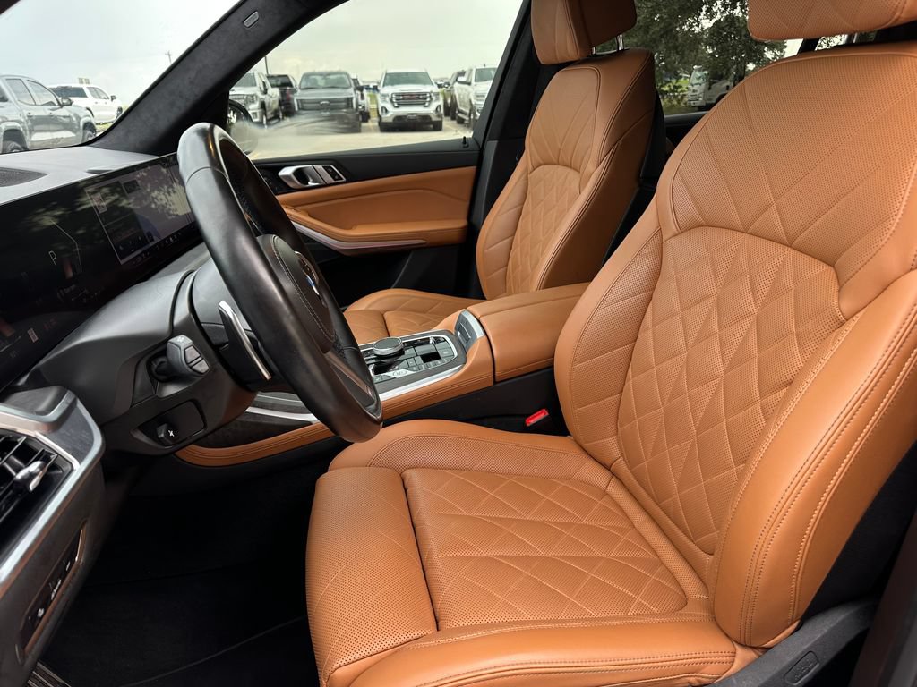 Used 2024 BMW X7 xDrive40i w/ M Sport Package AWD/4WD image 16