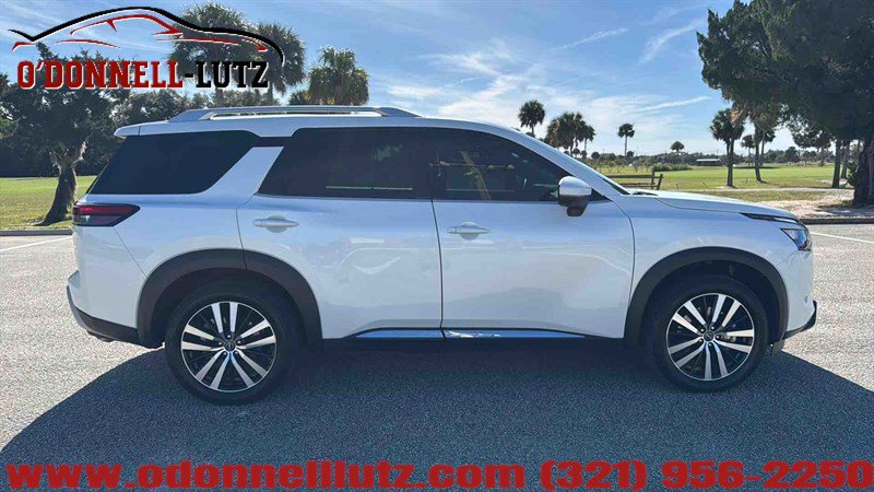 Used 2025 Nissan Pathfinder Platinum image 6