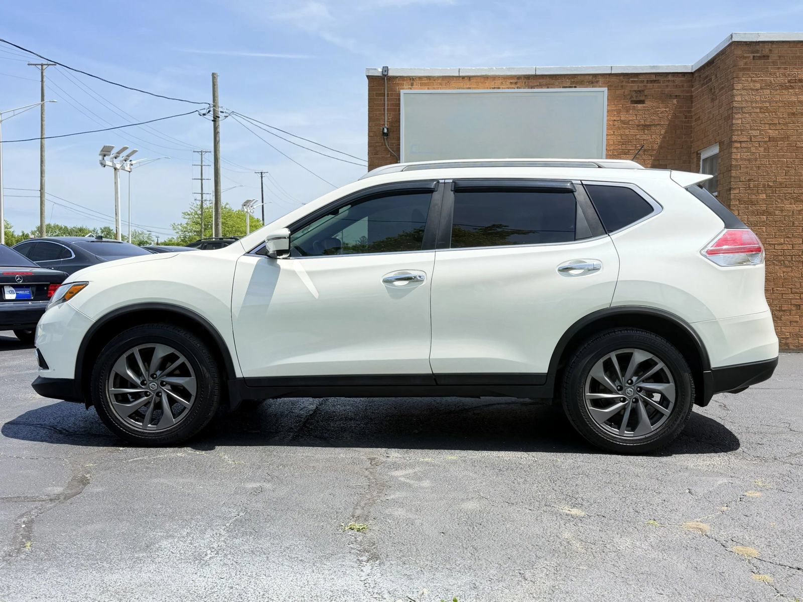 Used 2016 Nissan Rogue SL w/ SL Premium Package AWD/4WD image 3