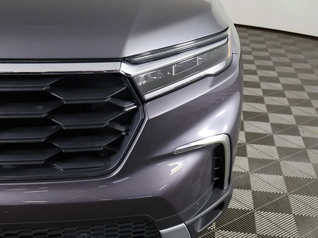 Used 2025 Honda Pilot EX-L image 14