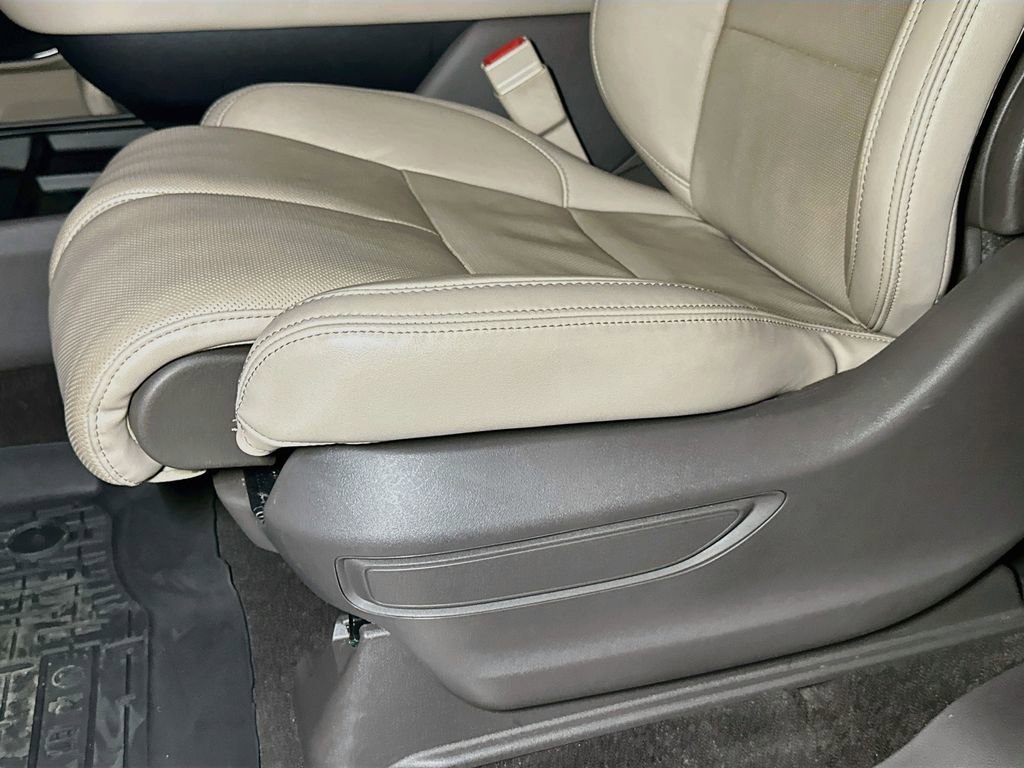 Used 2022 Lincoln Navigator L Reserve w/ Monochromatic Package image 16