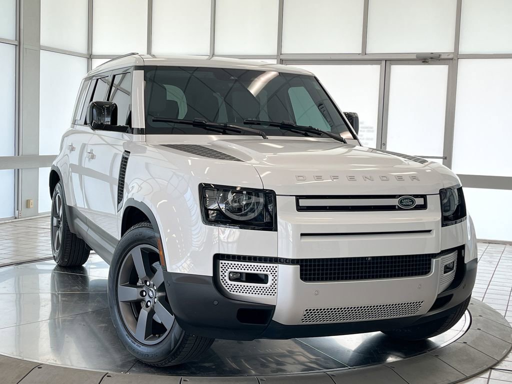 Used 2025 Land Rover Defender 110 S image 2