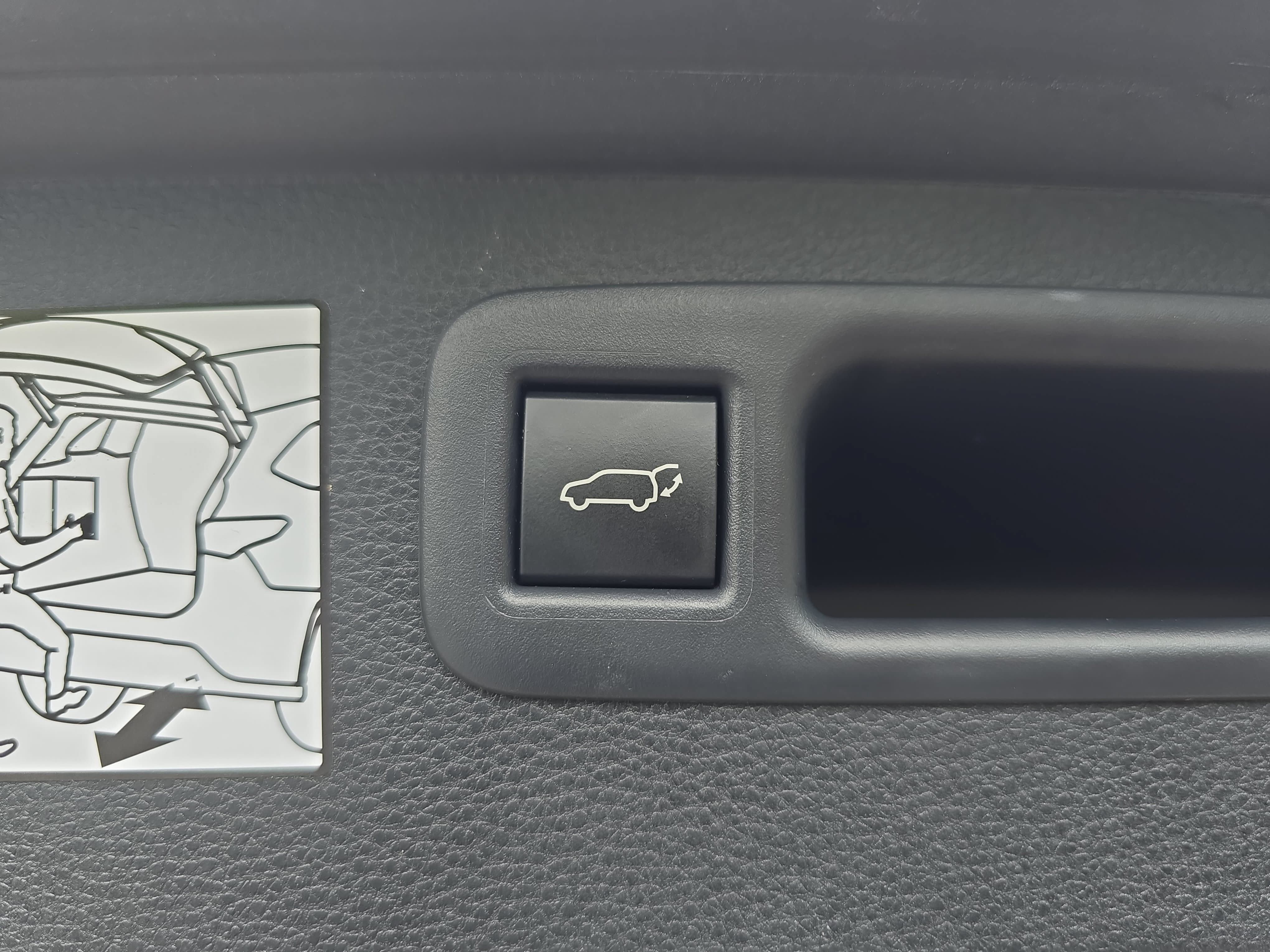 Used 2024 Toyota Highlander XSE FWD image 15