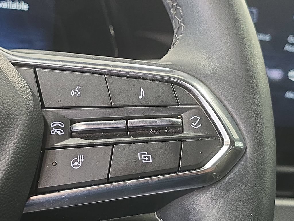 Used 2025 Chevrolet Equinox LT w/ Safety and Technology Package FWD image 13
