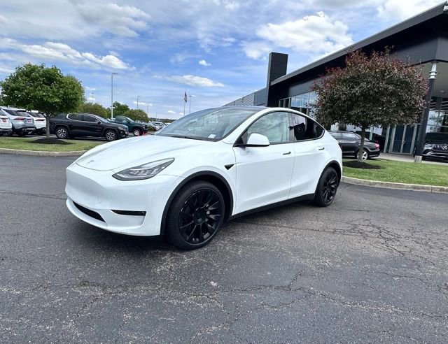 Used 2023 Tesla Model Y Long Range AWD/4WD image 3