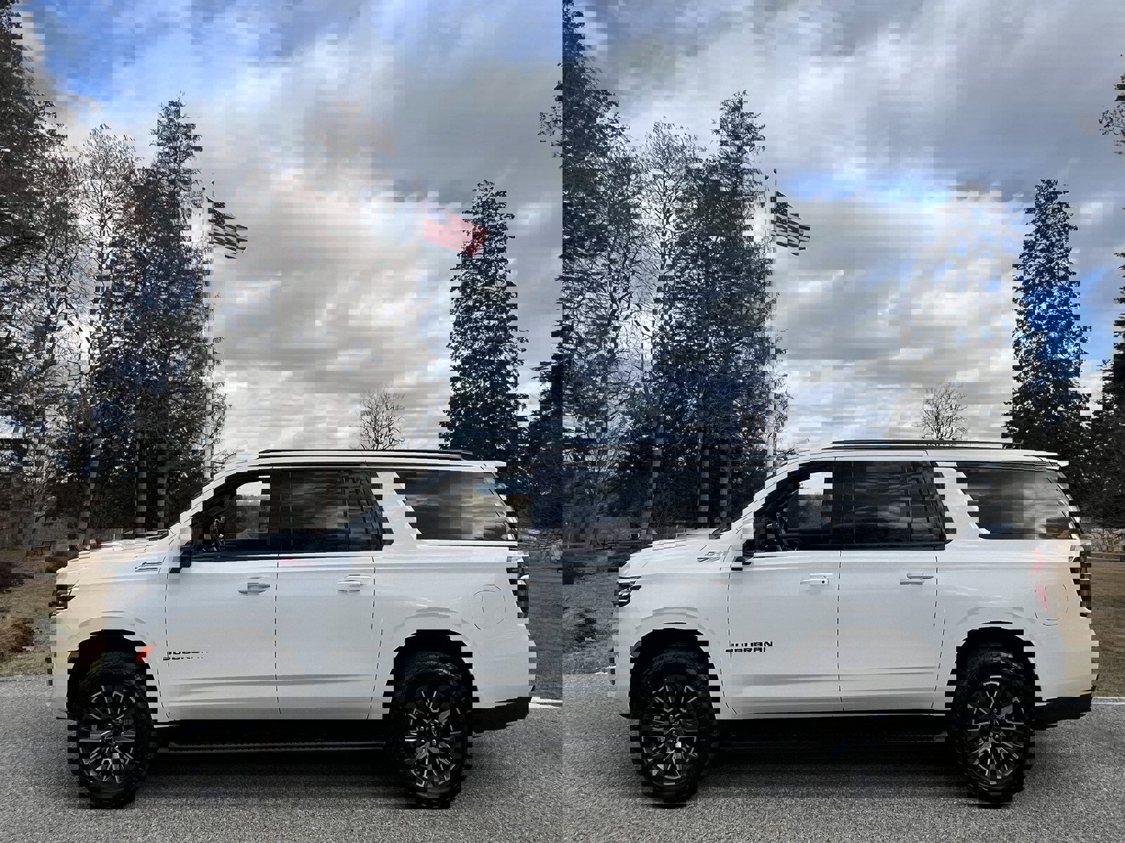 Used 2023 Chevrolet Suburban Z71 w/ Luxury Package image 6