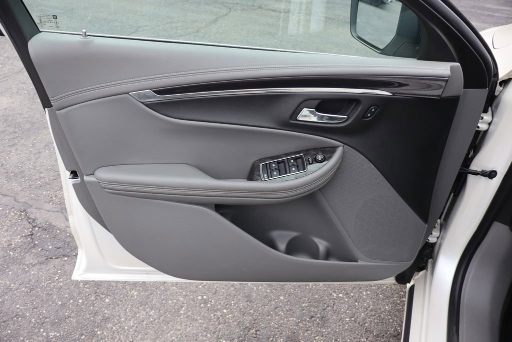 Used 2014 Chevrolet Impala LT w/ Premium Seating Package image 23