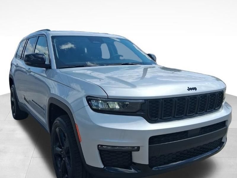 Used 2023 Jeep Grand Cherokee L Limited w/ Black Appearance Package AWD/4WD image 1