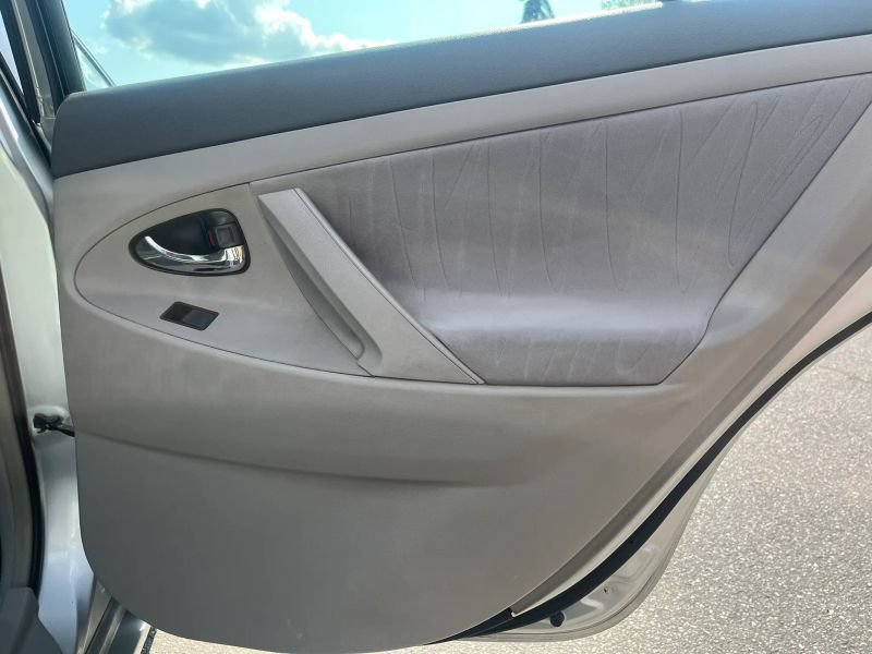 Used 2007 Toyota Camry LE FWD image 18