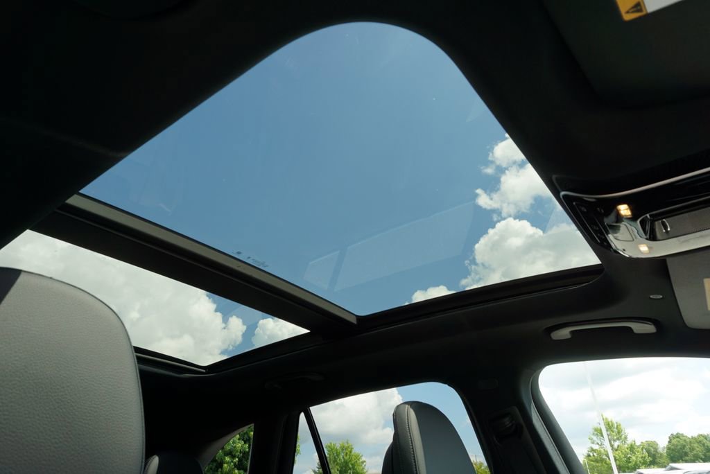 Certified 2025 Mercedes-Benz GLC 300 4MATIC image 68