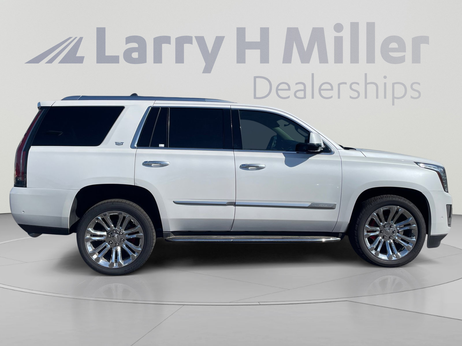 Used 2020 Cadillac Escalade Luxury w/ LPO, Radiant Package AWD/4WD image 6