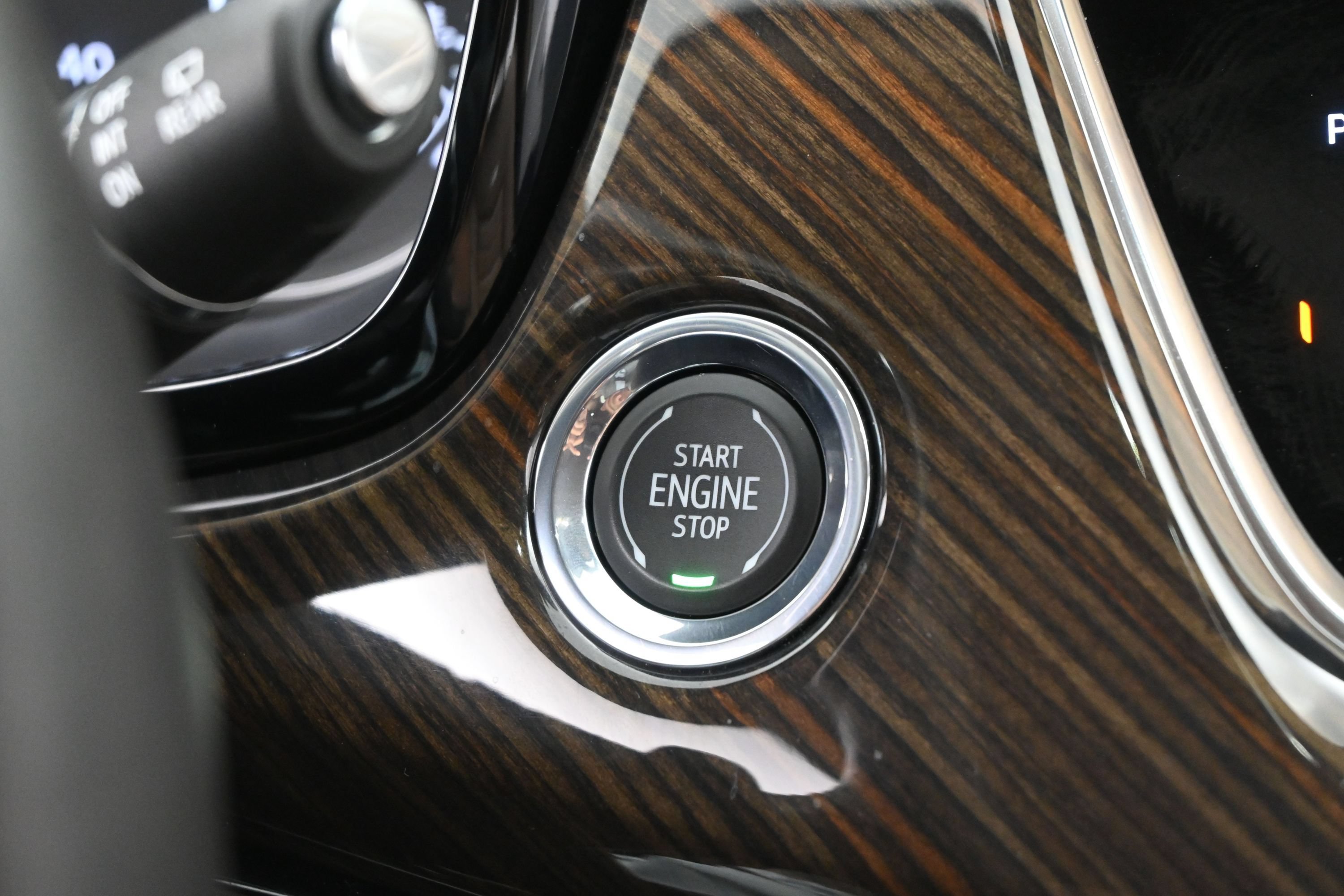Used 2024 Cadillac XT6 Premium Luxury w/ Platinum Package FWD image 20