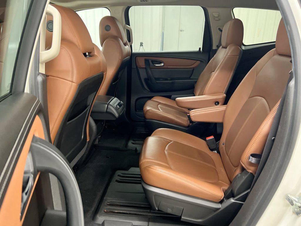 Used 2015 Chevrolet Traverse LT AWD/4WD image 24