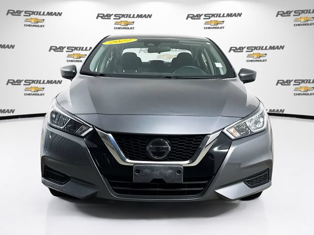 Used 2022 Nissan Versa SV FWD image 2