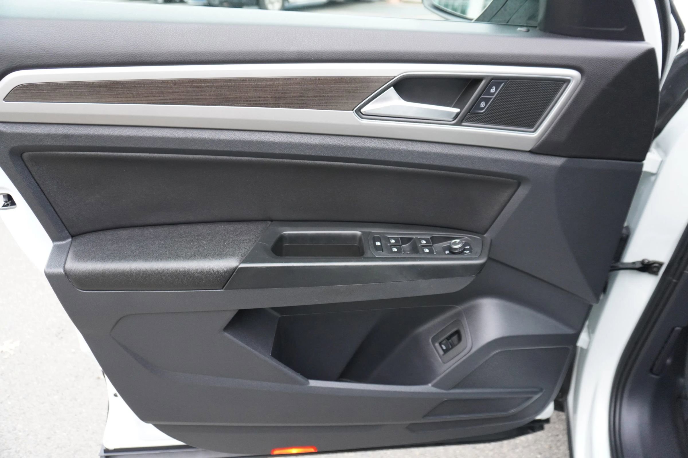 Used 2018 Volkswagen Atlas SEL image 27