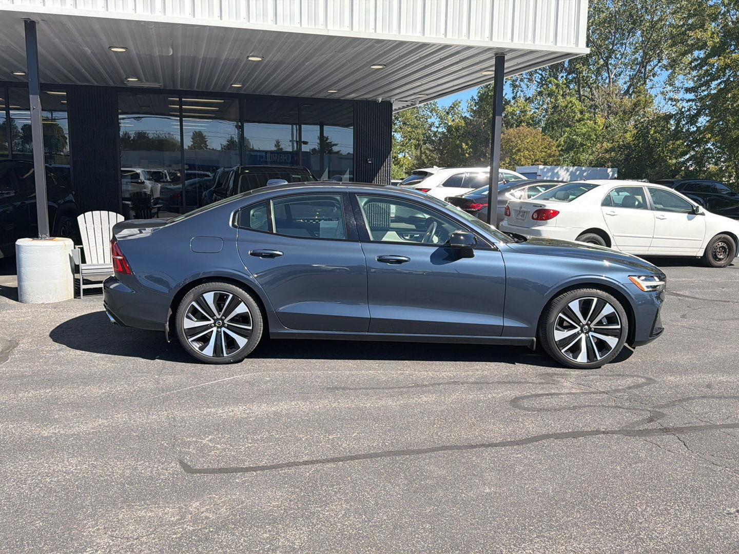 Used 2022 Volvo S60 B5 Momentum w/ Premium Package AWD/4WD image 9