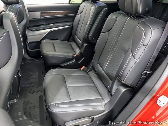 New 2026 Cadillac Vistiq Luxury w/ LPO, Floor Liner Package image 9