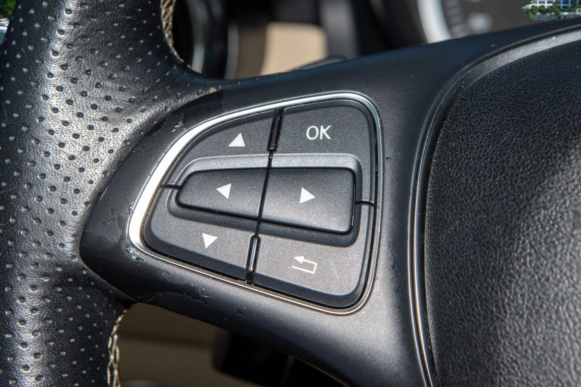 Used 2020 Mercedes-Benz GLA 250 w/ Multimedia Package image 29