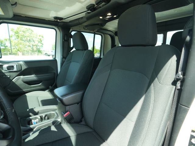 Used 2022 Jeep Gladiator Sport AWD/4WD image 39